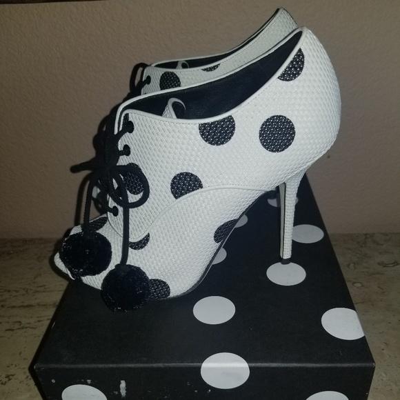 Auth Dolce & Gabbana polka dot booties heels - Picture 3 of 8